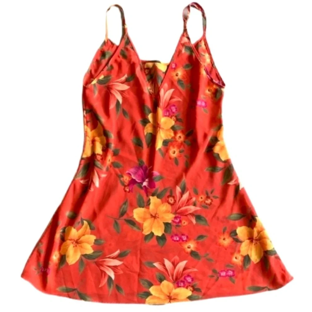 VINTAGE VICTORIA’S SECRET Floral Chemise - Picture 2 of 3